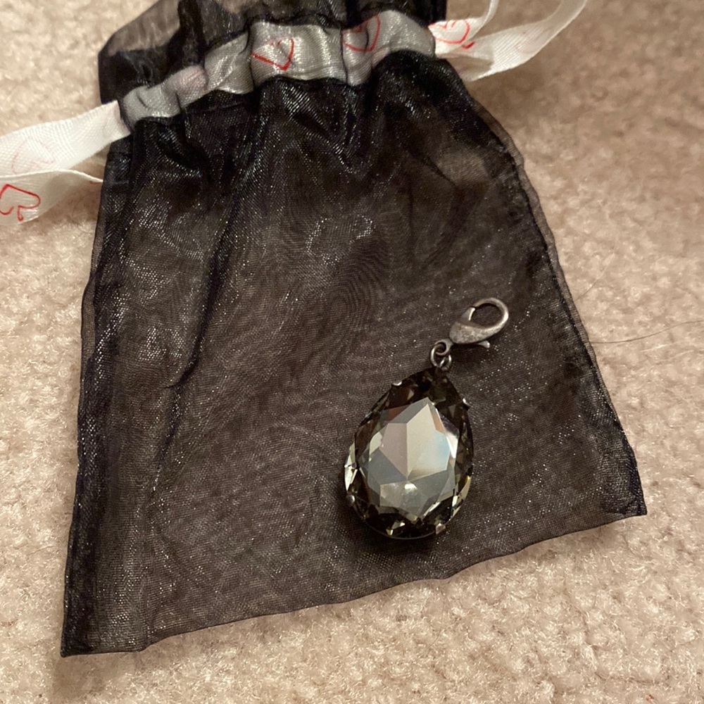 Sabika Teardrops Black Stone Pendant